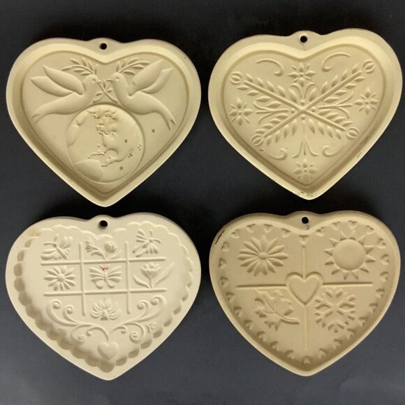 The Pampered Chef Heart-Shaped Stoneware Cookie Mold Lot Of 4 Family Heritage - Picture 1 of 10